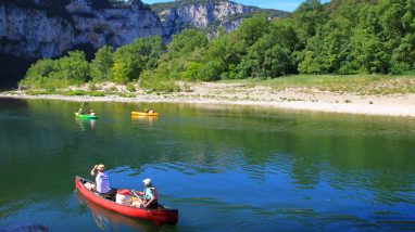 Kayak dans les Gorges : une superbe activité à faire en Ardèche !