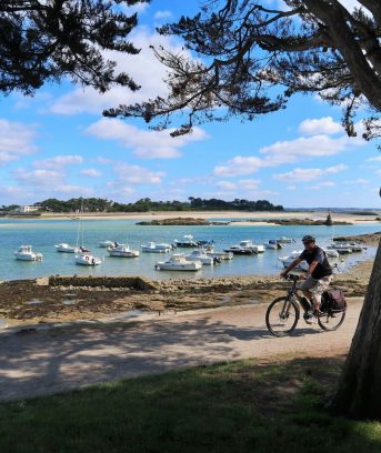 Cyclists on the Brittany coast